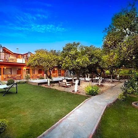 Orange Garden Hotel 3*