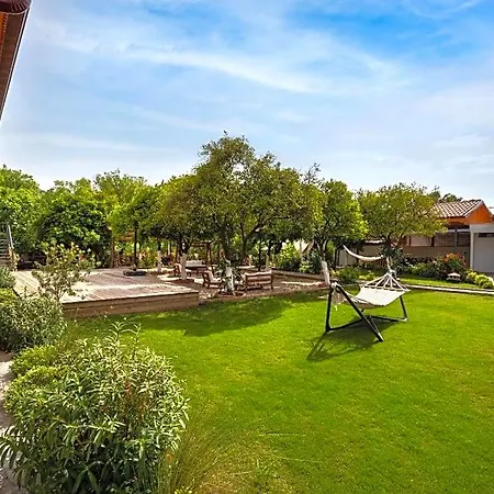 Orange Garden Hotel 3*
