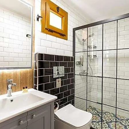 Orange Garden Hotel 3*