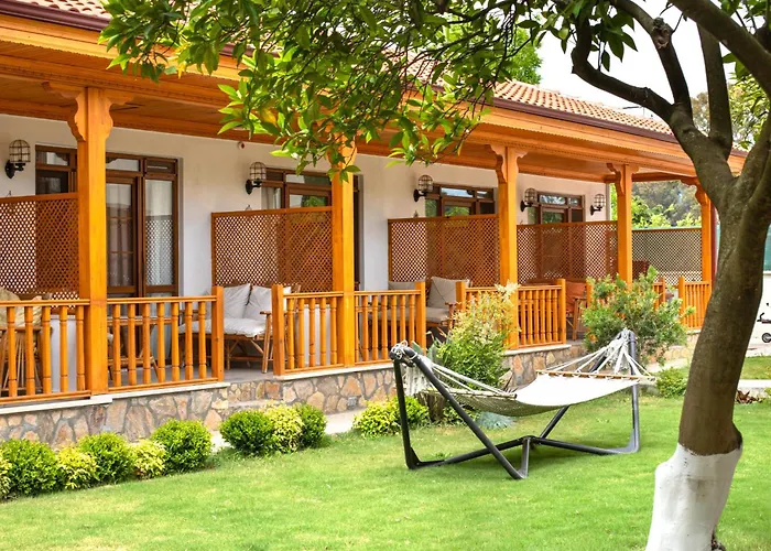 Orange Garden Hotel *